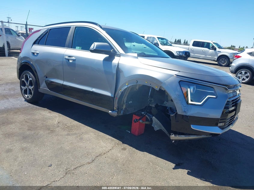 2025 Kia Niro VIN KNDCR3LE0S5237914 IAAI salvage auction — RIGHT FRONT, Salvage Title, sold $8,400 on 2026-07-29 (photo 1)