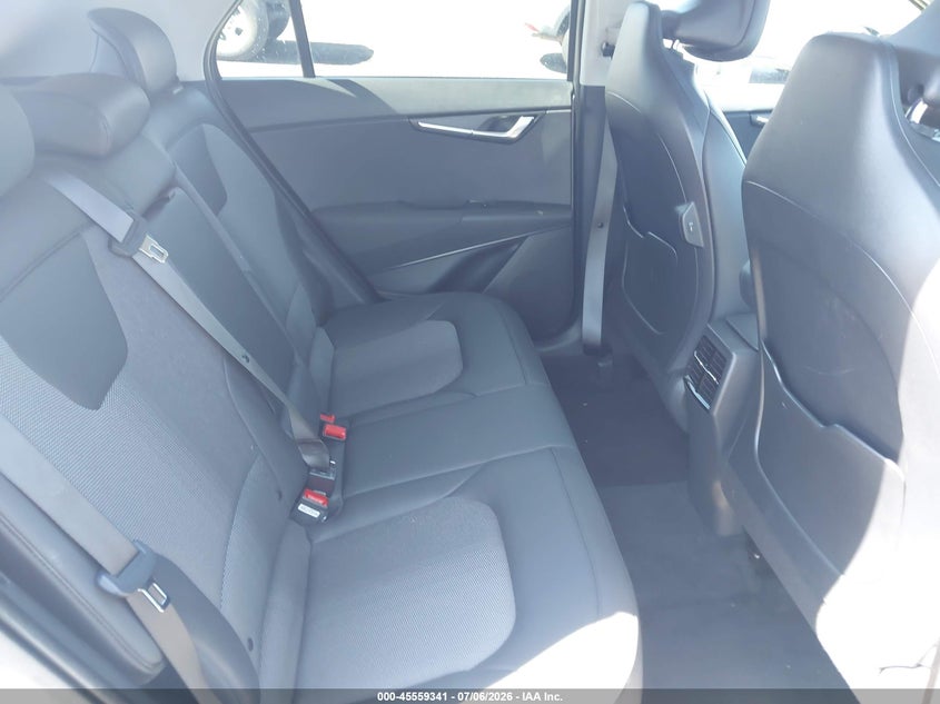 2025 Kia Niro VIN KNDCR3LE0S5237914 IAAI salvage auction — RIGHT FRONT, Salvage Title, sold $8,400 on 2026-07-29 (photo 8)