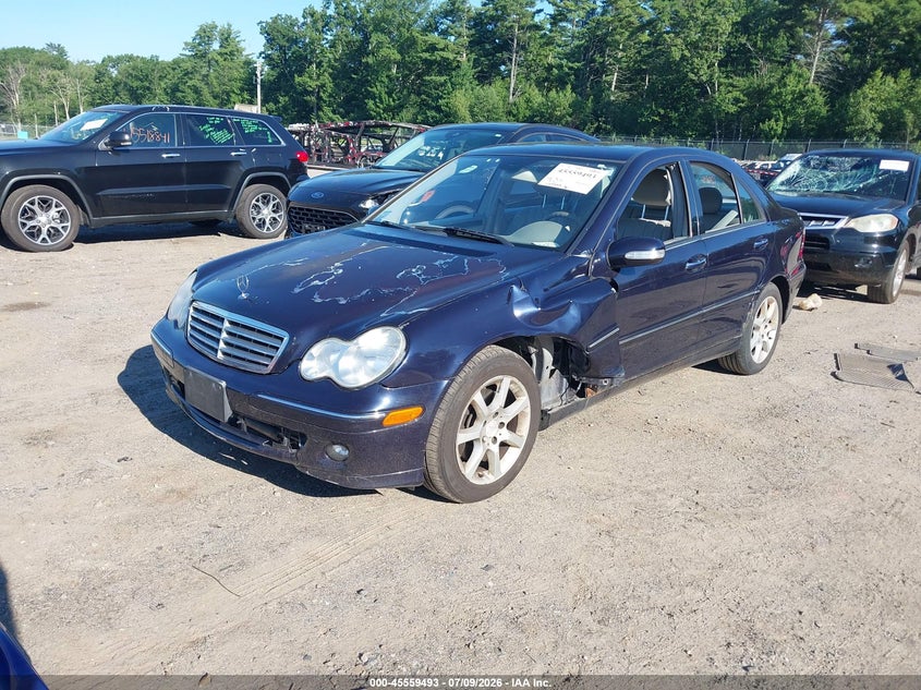 2007 Mercedes-benz C-klasse VIN WDBRF92H27F903091 IAAI salvage auction — FRONT END, Salvage (Massachusetts), sold $425 on 2026-08-14 (photo 2)