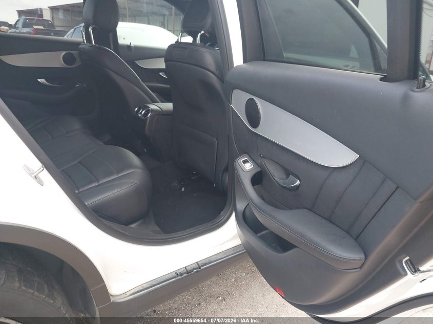 2019 Mercedes-benz Glc VIN WDC0G4KB9KV194609 IAAI salvage auction — RIGHT SIDE, Wait Title, sold $7,275 on 2026-08-19 (photo 8)