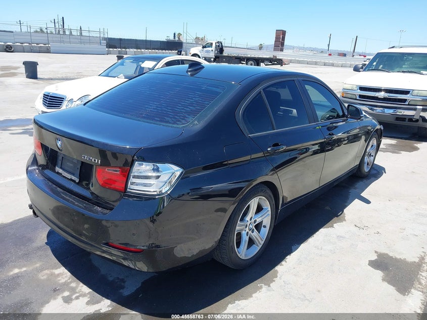 2014 BMW 3er VIN WBA3B1C57EP679412 IAAI salvage auction — RIGHT FRONT, Salvage Title, sold $1,200 on 2026-07-22 (photo 4)