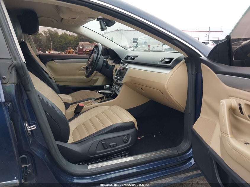2014 Volkswagen Passat cc VIN WVWBP7AN6EE517160 IAAI salvage auction — NORMAL WEAR, Clear (Connecticut), sold $250 on 2026-07-29 (photo 5)