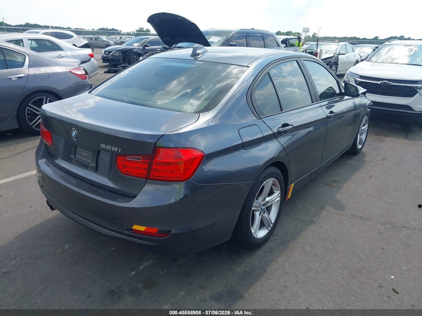 2013 BMW 3er VIN WBA3A5C57DJ462941 IAAI salvage auction — FRONT END, Salvage (North Carolina), sold $25 on 2026-07-29 (photo 4)