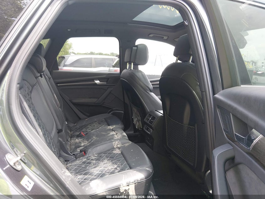 2021 Audi Sq5 VIN WA1B4AFY3M2029142 IAAI salvage auction — SIDE, Salvage Title, sold $18,100 on 2026-10-12 (photo 8)