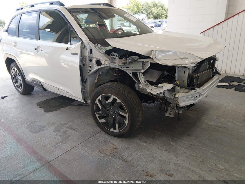 2025 Subaru Forester VIN JF2SLSRD0SH412538 IAAI salvage auction — FRONT END, Salvage Title, sold $12,100 on 2026-08-01 (photo 1)
