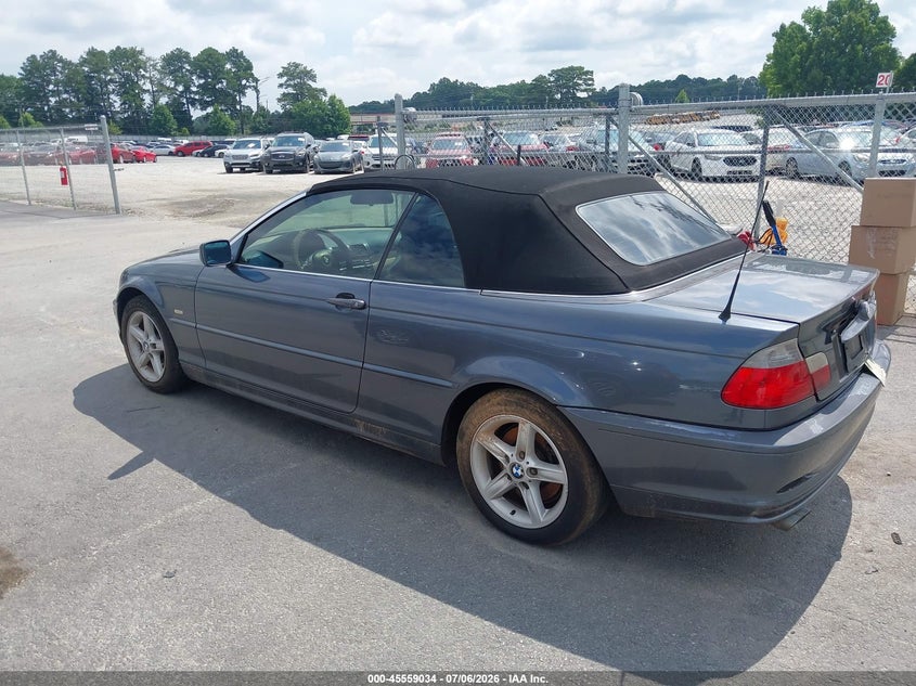2003 BMW 3 series VIN WBABS33493PG89633 IAAI salvage auction — NORMAL WEAR, Repossession Paperwork (Georgia), sold $425 on 2026-08-05 (photo 3)