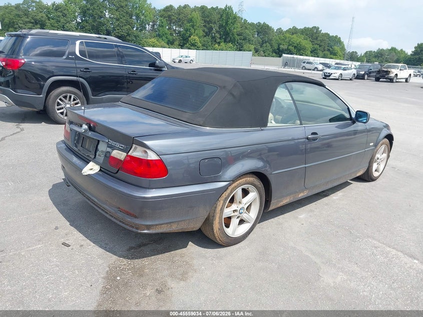 2003 BMW 3 series VIN WBABS33493PG89633 IAAI salvage auction — NORMAL WEAR, Repossession Paperwork (Georgia), sold $425 on 2026-08-05 (photo 4)