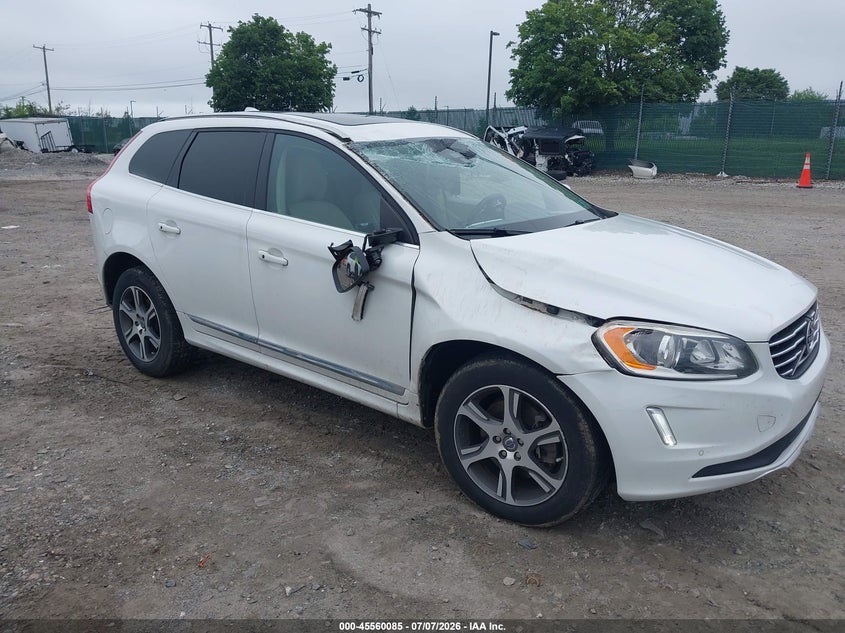 2015 Volvo Xc60 VIN YV4902RD0F2626375 IAAI salvage auction — RIGHT FRONT, Salvage (Pennsylvania), sold $1,950 on 2026-08-14 (photo 1)