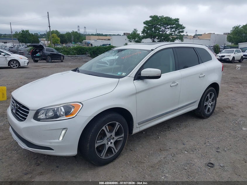 2015 Volvo Xc60 VIN YV4902RD0F2626375 IAAI salvage auction — RIGHT FRONT, Salvage (Pennsylvania), sold $1,950 on 2026-08-14 (photo 2)