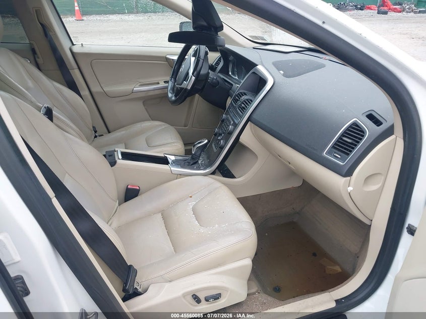 2015 Volvo Xc60 VIN YV4902RD0F2626375 IAAI salvage auction — RIGHT FRONT, Salvage (Pennsylvania), sold $1,950 on 2026-08-14 (photo 5)