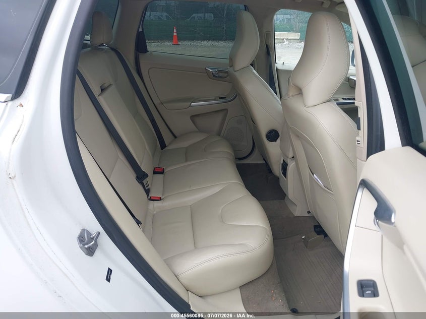 2015 Volvo Xc60 VIN YV4902RD0F2626375 IAAI salvage auction — RIGHT FRONT, Salvage (Pennsylvania), sold $1,950 on 2026-08-14 (photo 8)