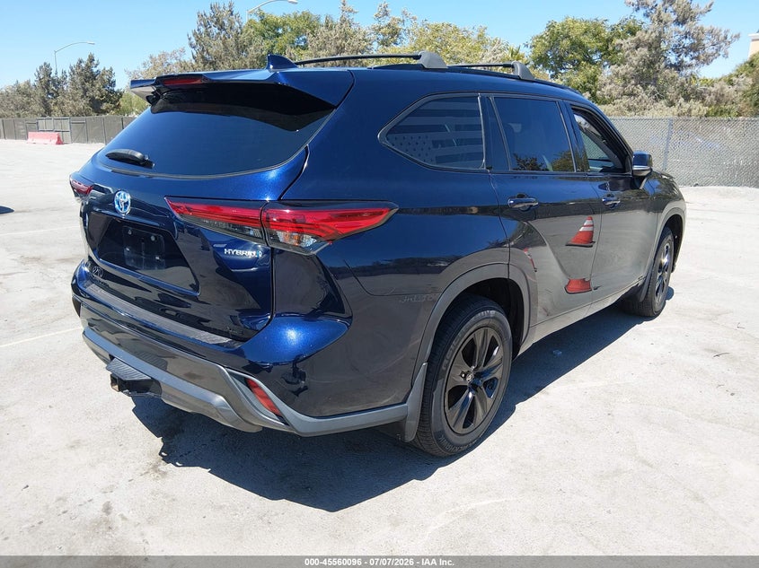 2022 Toyota Highlander VIN 5TDGBRCH9NS544628 IAAI salvage auction — LEFT SIDE, Salvage (California), sold $7,600 on 2026-07-29 (photo 4)