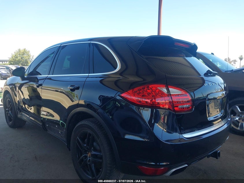 2014 Porsche Cayenne VIN WP1AA2A29ELA96499 IAAI salvage auction — LEFT SIDE, Salvage (California), sold $3,000 on 2026-08-01 (photo 3)