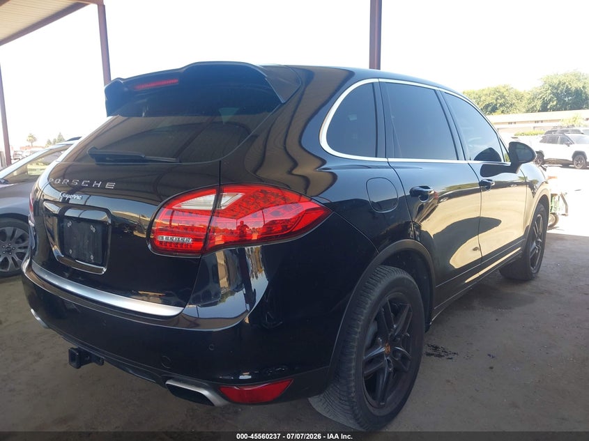 2014 Porsche Cayenne VIN WP1AA2A29ELA96499 IAAI salvage auction — LEFT SIDE, Salvage (California), sold $3,000 on 2026-08-01 (photo 4)
