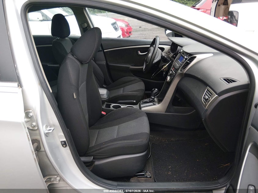 2017 Hyundai Elantra VIN KMHD35LHXHU384392 IAAI salvage auction — NORMAL WEAR, Clear (Maryland), sold $750 on 2026-07-29 (photo 5)