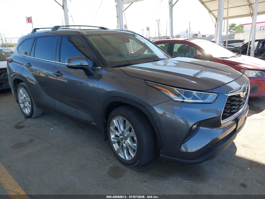 2024 Toyota Highlander VIN 5TDXBRCH0RS141322 IAAI salvage auction — LEFT SIDE, Salvage (California), sold $23,200 on 2026-07-29 (photo 1)