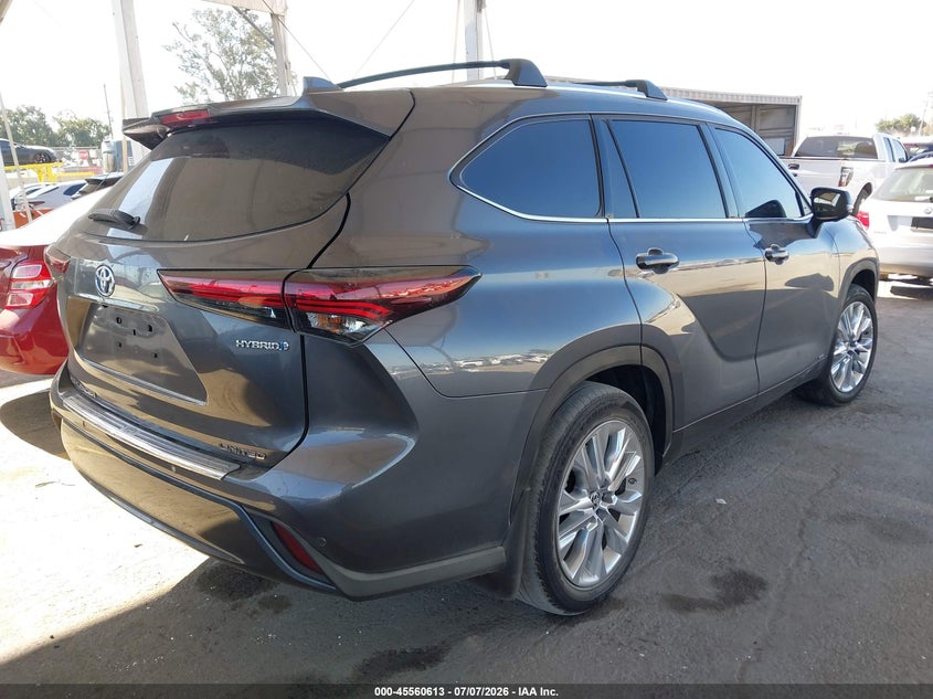 2024 Toyota Highlander VIN 5TDXBRCH0RS141322 IAAI salvage auction — LEFT SIDE, Salvage (California), sold $23,200 on 2026-07-29 (photo 4)