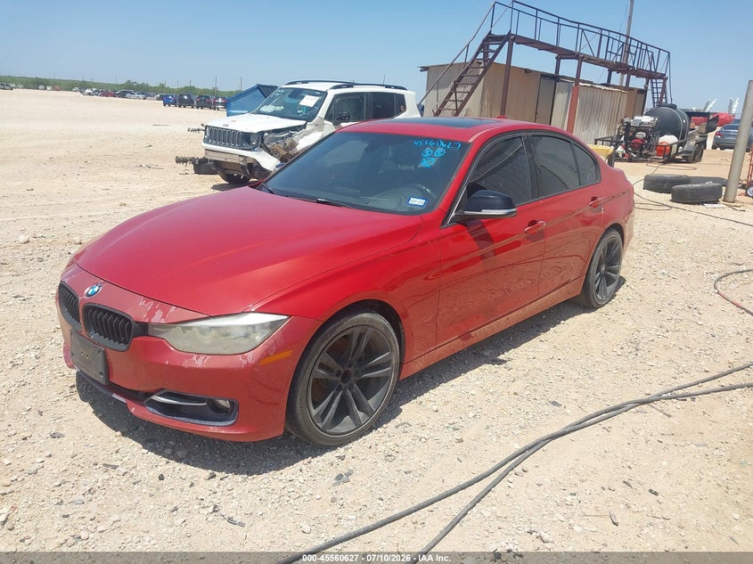 2012 BMW 3er VIN WBA3A5C53CF345682 IAAI salvage auction — NORMAL WEAR, Salvage Title, sold $850 on 2026-07-30 (photo 2)