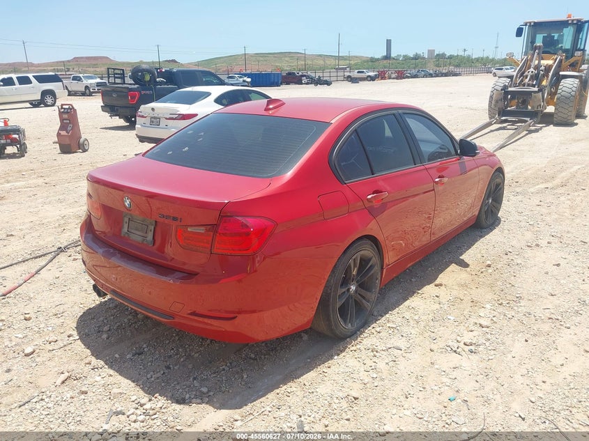 2012 BMW 3er VIN WBA3A5C53CF345682 IAAI salvage auction — NORMAL WEAR, Salvage Title, sold $850 on 2026-07-30 (photo 4)