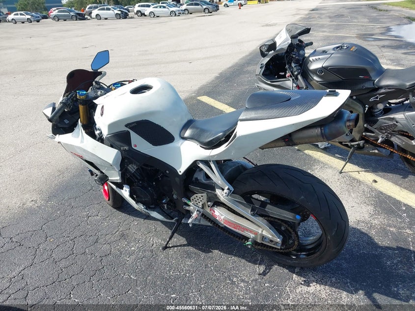 2014 Honda Cbr VIN JH2PC4084EK700013 IAAI salvage auction — SIDE, Rebuildable (Florida), sold $2,075 on 2026-07-29 (photo 3)
