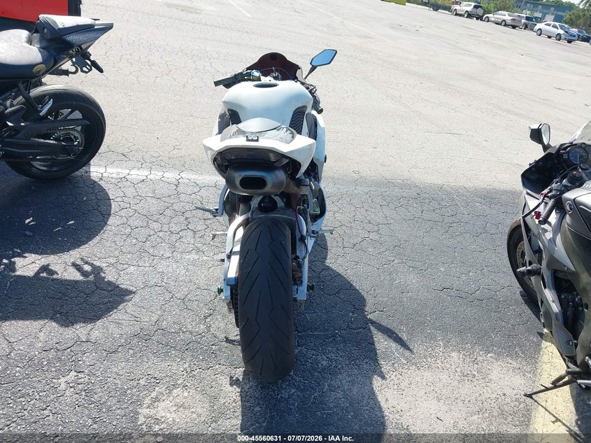 2014 Honda Cbr VIN JH2PC4084EK700013 IAAI salvage auction — SIDE, Rebuildable (Florida), sold $2,075 on 2026-07-29 (photo 6)