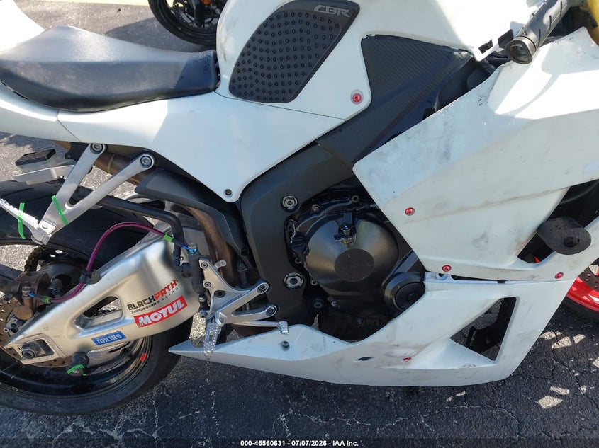 2014 Honda Cbr VIN JH2PC4084EK700013 IAAI salvage auction — SIDE, Rebuildable (Florida), sold $2,075 on 2026-07-29 (photo 8)