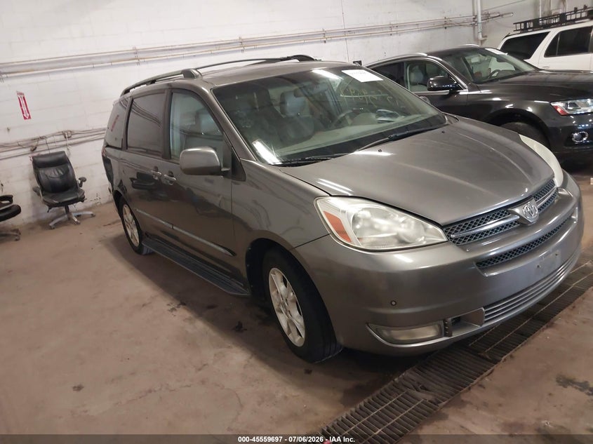 2004 Toyota Sienna VIN 5TDZA22C04S034952 IAAI salvage auction — NORMAL WEAR, Clear (Minnesota), sold $400 on 2026-07-22 (photo 1)