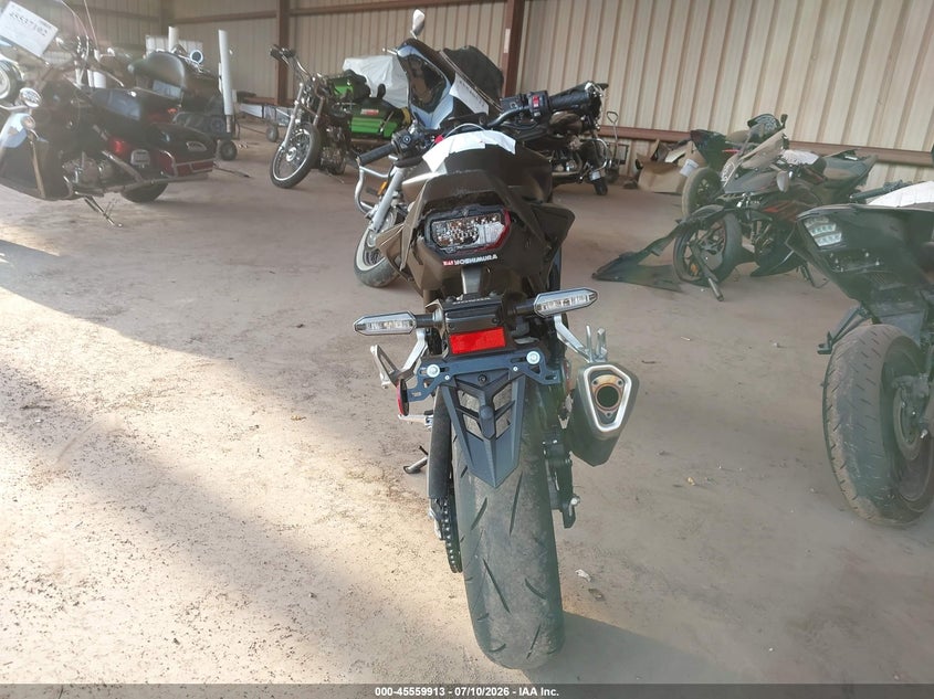 2025 Honda Cb VIN JH2RH2404SK000796 IAAI salvage auction — REAR END, Salvage (Alabama), sold $75 on 2026-07-29 (photo 6)