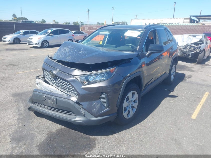 2019 Toyota Rav 4 VIN JTMH1RFVXKJ013309 IAAI salvage auction — RIGHT FRONT, Salvage (California), sold $5,725 on 2026-07-27 (photo 2)
