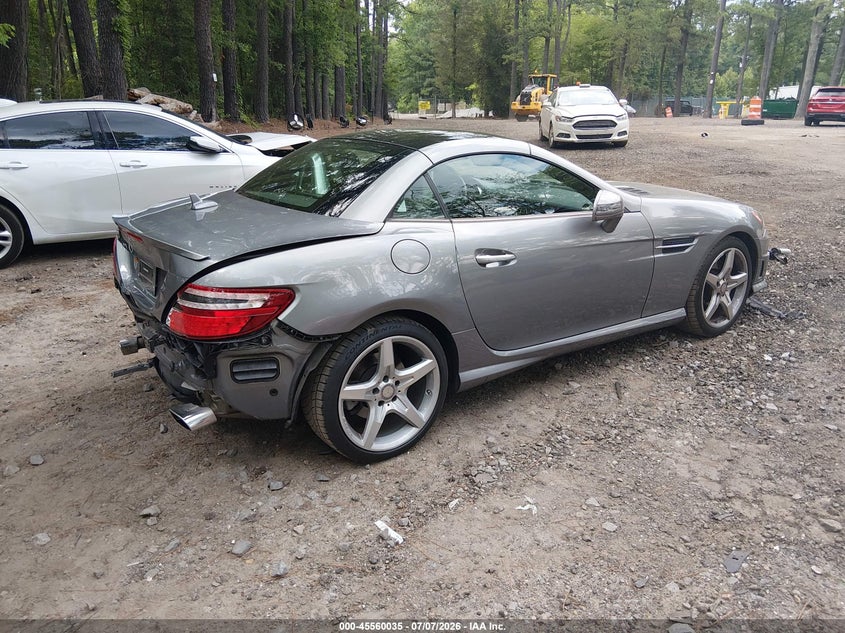 2014 Mercedes-benz Slk-klasse VIN WDDPK4HA6EF074689 IAAI salvage auction — REAR END, Salvage (Virginia), sold $5,400 on 2026-07-28 (photo 4)
