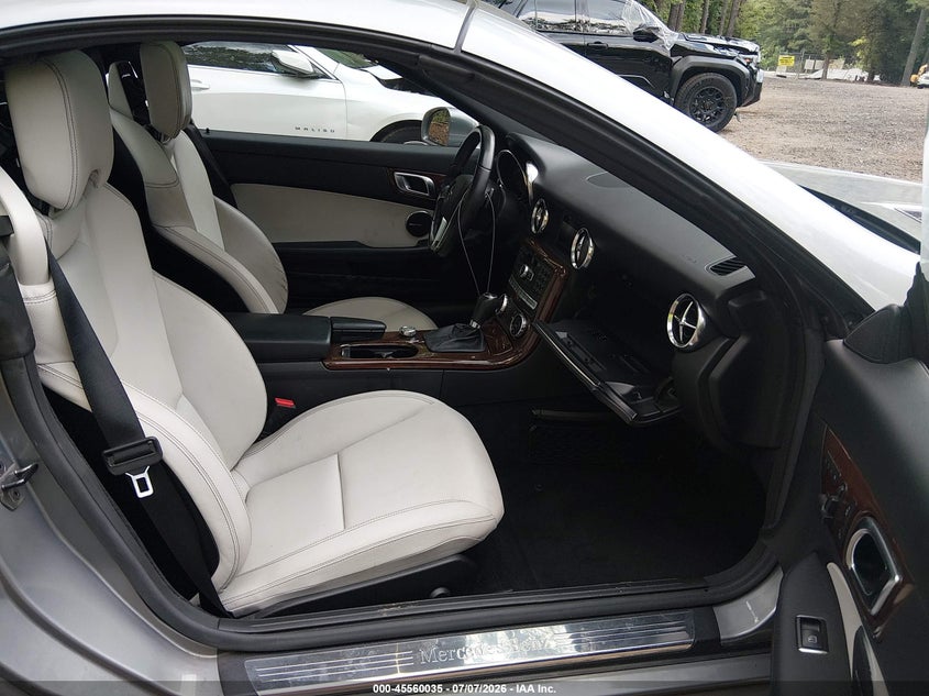 2014 Mercedes-benz Slk-klasse VIN WDDPK4HA6EF074689 IAAI salvage auction — REAR END, Salvage (Virginia), sold $5,400 on 2026-07-28 (photo 5)