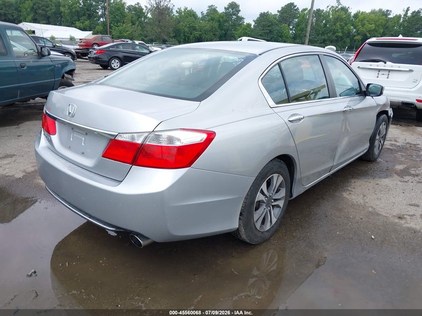2013 Honda Accord VIN 1HGCR2F3XDA069442 IAAI salvage auction — RIGHT SIDE, Clear (Virginia), sold $2,700 on 2026-07-24 (photo 4)