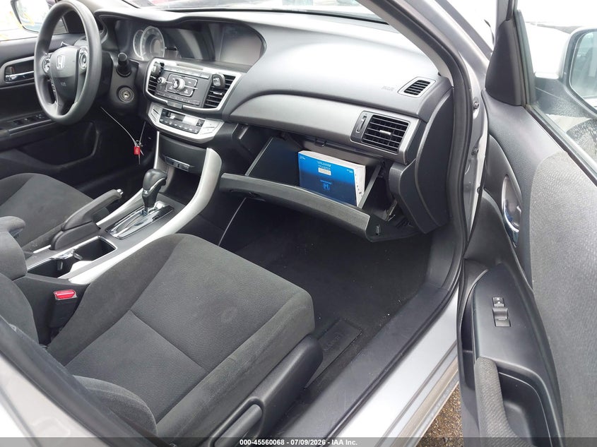 2013 Honda Accord VIN 1HGCR2F3XDA069442 IAAI salvage auction — RIGHT SIDE, Clear (Virginia), sold $2,700 on 2026-07-24 (photo 5)