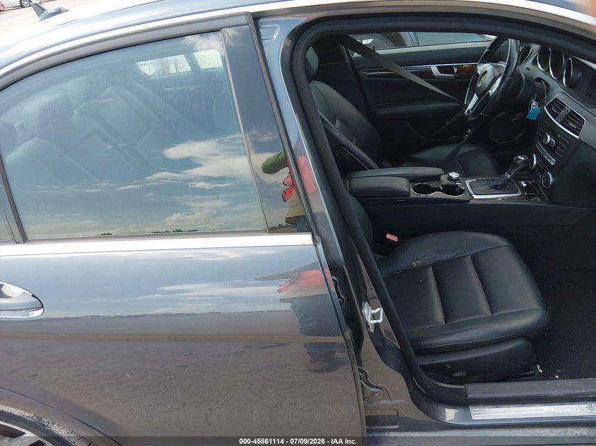 2014 Mercedes-benz C-klasse VIN WDDGF4HB3ER305737 IAAI salvage auction — LEFT FRONT, Original (Texas), sold $25 on 2026-07-22 (photo 5)