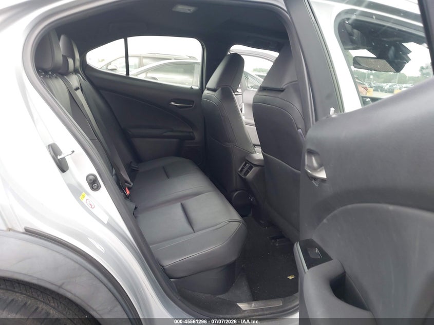 2019 Lexus Ux VIN JTHU9JBHXK2002229 IAAI salvage auction — FRONT END, Rebuildable (Florida), sold $5,200 on 2026-07-30 (photo 8)
