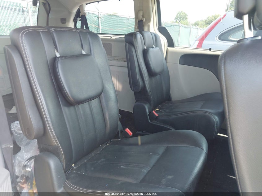 2016 Chrysler Town & country VIN 2C4RC1BG0GR253429 IAAI salvage auction — NORMAL WEAR, Original (Ohio), sold $850 on 2026-07-23 (photo 8)