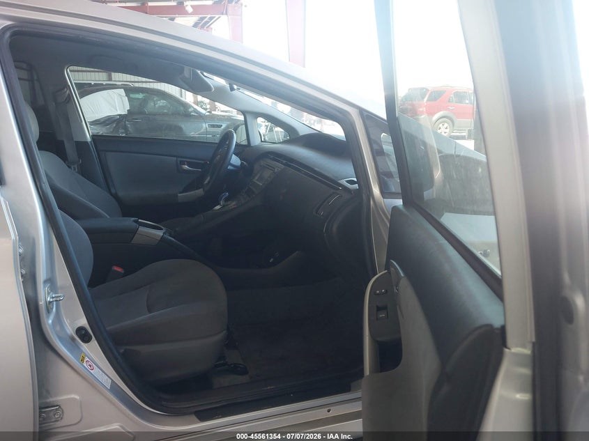 2015 Toyota Prius VIN JTDKN3DUXF1931049 IAAI salvage auction — NORMAL WEAR, Clear - Dealer Only (California), sold $1,550 on 2026-07-21 (photo 5)