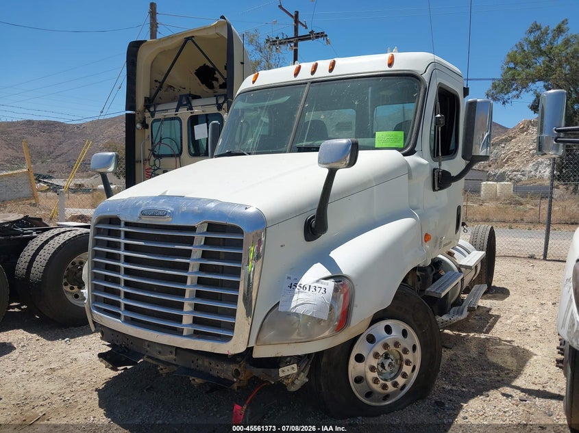 2015 Freightliner Cascadia 125 VIN 3AKBGDDV3FSGP1364 IAAI salvage auction — ALL OVER, Salvage (California), sold $275 on 2026-07-22 (photo 2)
