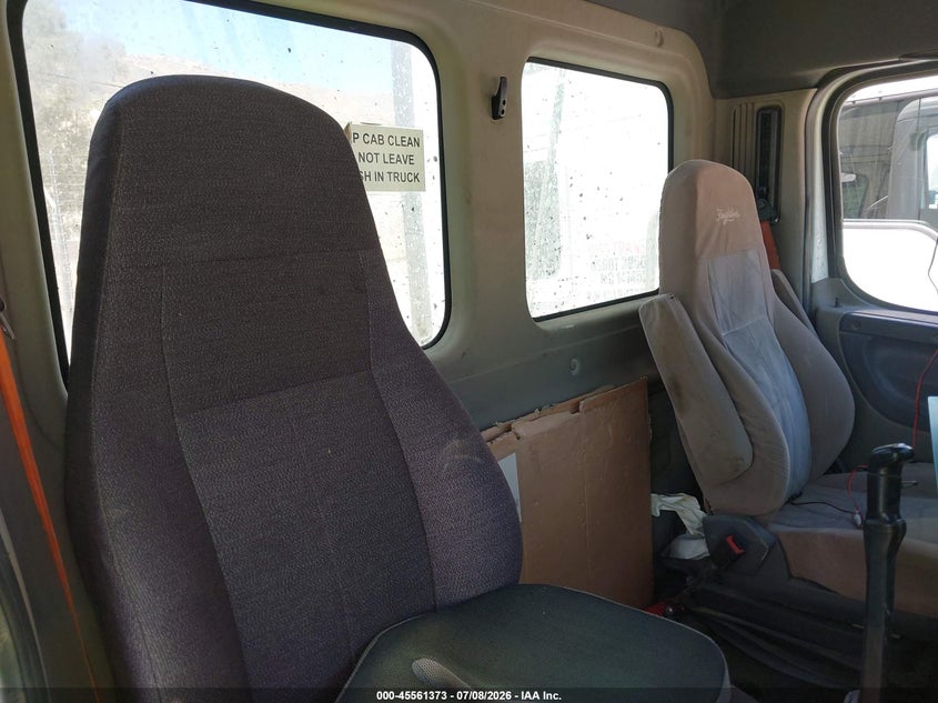 2015 Freightliner Cascadia 125 VIN 3AKBGDDV3FSGP1364 IAAI salvage auction — ALL OVER, Salvage (California), sold $275 on 2026-07-22 (photo 6)
