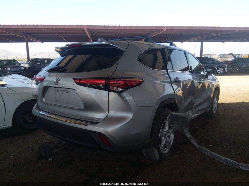 2021 Toyota Highlander VIN 5TDZZRAH0MS032293 IAAI salvage auction — RIGHT SIDE, Salvage (Arizona), sold $7,700 on 2026-07-28 (photo 4)