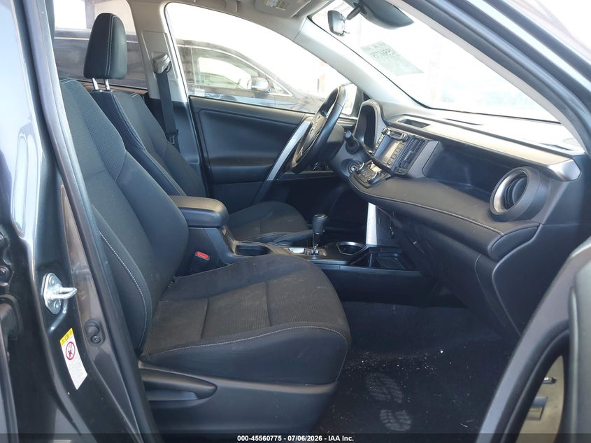 2017 Toyota Rav 4 VIN JTMRFREV7HJ114517 IAAI salvage auction — RIGHT FRONT, Salvage Title, sold $7,500 on 2026-07-22 (photo 5)