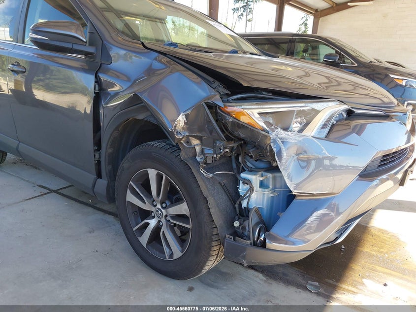 2017 Toyota Rav 4 VIN JTMRFREV7HJ114517 IAAI salvage auction — RIGHT FRONT, Salvage Title, sold $7,500 on 2026-07-22 (photo 6)