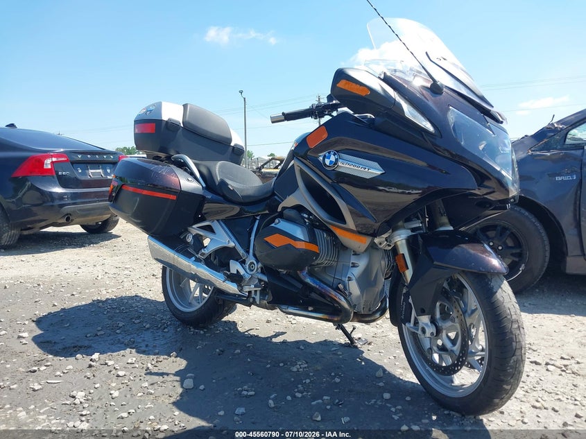 2015 BMW R 1200 VIN WB10A1300FZ193234 IAAI salvage auction — SIDE, Clear (Wisconsin), sold $2,150 on 2026-07-28 (photo 1)