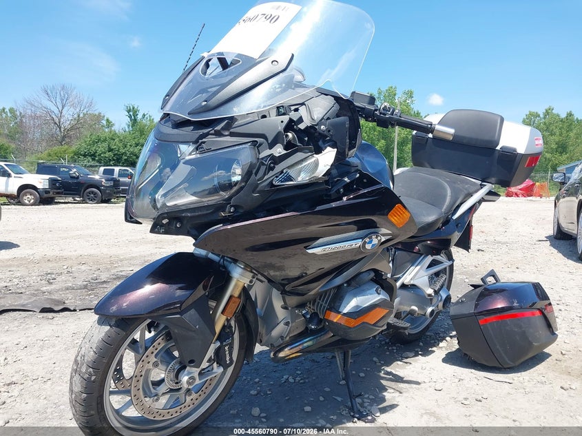 2015 BMW R 1200 VIN WB10A1300FZ193234 IAAI salvage auction — SIDE, Clear (Wisconsin), sold $2,150 on 2026-07-28 (photo 2)