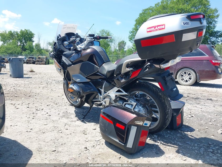 2015 BMW R 1200 VIN WB10A1300FZ193234 IAAI salvage auction — SIDE, Clear (Wisconsin), sold $2,150 on 2026-07-28 (photo 3)