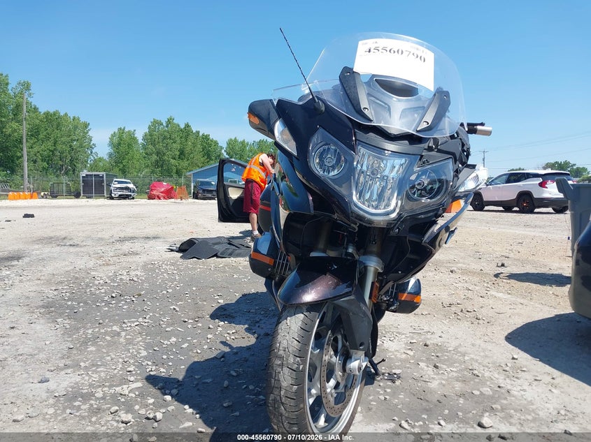 2015 BMW R 1200 VIN WB10A1300FZ193234 IAAI salvage auction — SIDE, Clear (Wisconsin), sold $2,150 on 2026-07-28 (photo 5)
