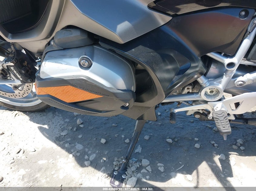 2015 BMW R 1200 VIN WB10A1300FZ193234 IAAI salvage auction — SIDE, Clear (Wisconsin), sold $2,150 on 2026-07-28 (photo 9)