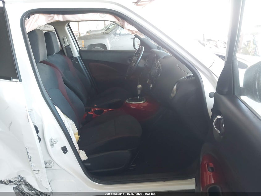 2016 Nissan Juke VIN JN8AF5MR0GT605061 IAAI salvage auction — REAR END, Salvage (California), sold $450 on 2026-07-30 (photo 5)