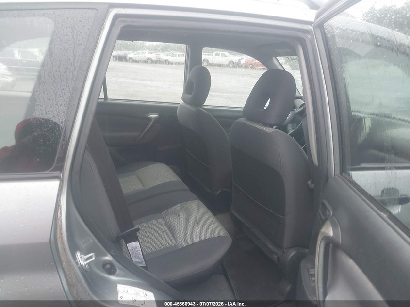 2005 Toyota Rav4 VIN JTEGD20V850065160 IAAI salvage auction — NORMAL WEAR, Clear (Massachusetts), sold $1,450 on 2026-07-31 (photo 8)