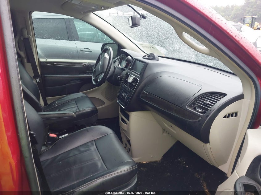2014 Chrysler Town & country VIN 2C4RC1BG1ER164028 IAAI salvage auction — NORMAL WEAR, Clear (Massachusetts), sold $675 on 2026-07-19 (photo 5)